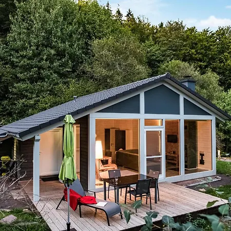 2 Bedroom Amazing In Holiday home *